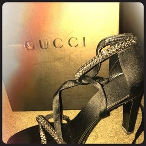 Gucci black satin high heels diamond